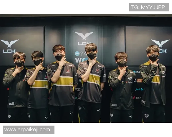 南京足球队在最新状态排行榜中荣登第10名展现出强劲实力与潜力